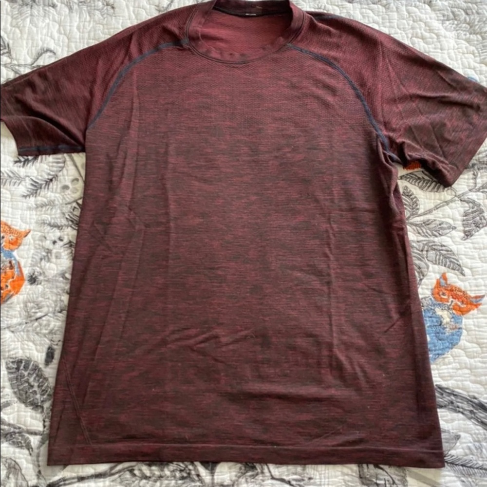 Lululemon metal vent T-shirt